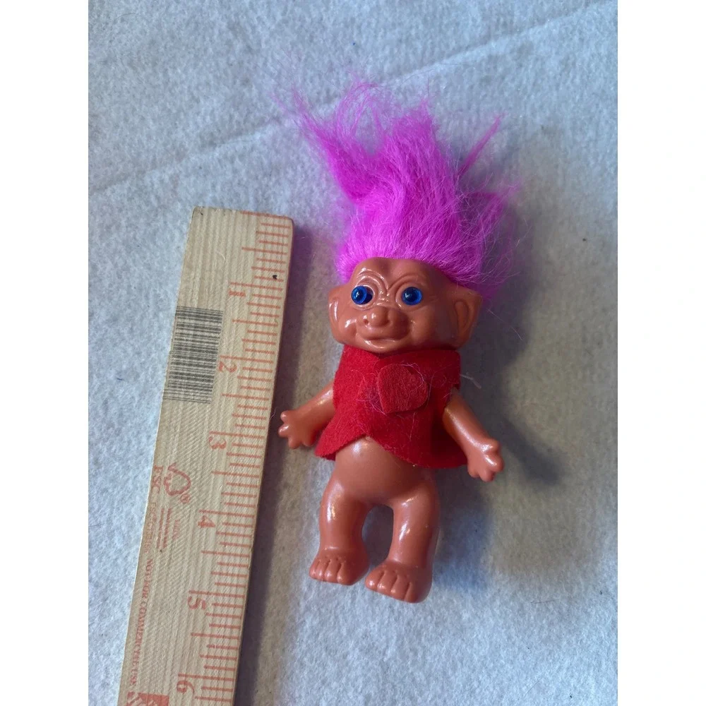 Vintage Troll Doll Pink Hair Blue Eyes Red Heart Vest Made in Korea 3 Inch‎